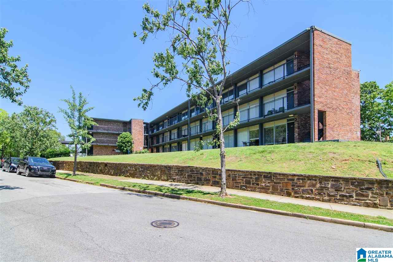 2990 Rhodes Circle South, Unit 213 Birmingham, AL 35205 - Photo 1 of 14