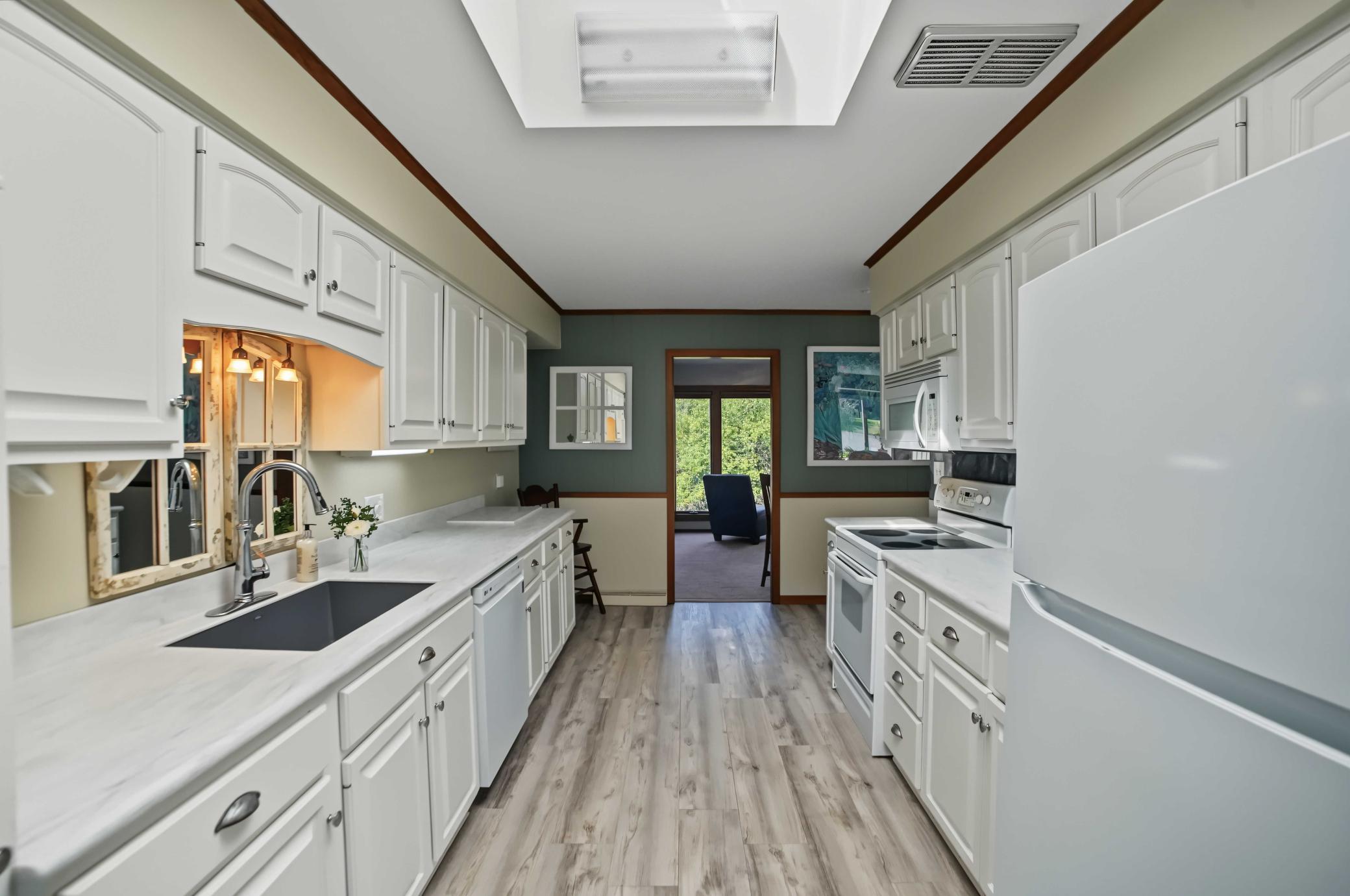 963 Trout Brook Road Hudson, WI 54016 - Photo 9 of 41 Gallery Image 9