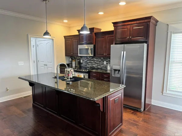 $344,900 | 8033 Blake Boulevard, Newburgh, IN 47630