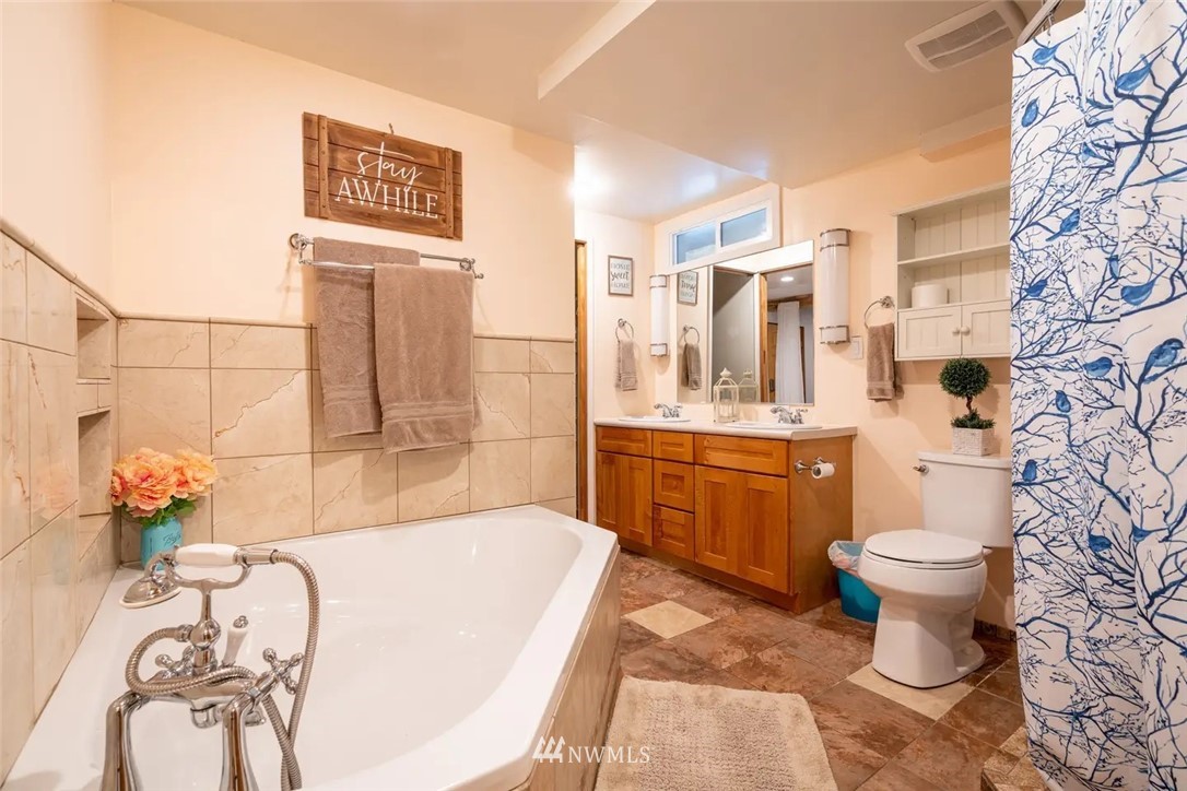 4125 Tracyton Beach Road Northwest Bremerton, WA 98310 - Photo 22 of 27 Gallery Image 22