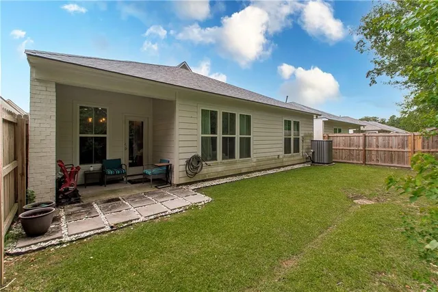 $2,600 | 9017 Stonecroft Avenue, Baton Rouge, LA 70810