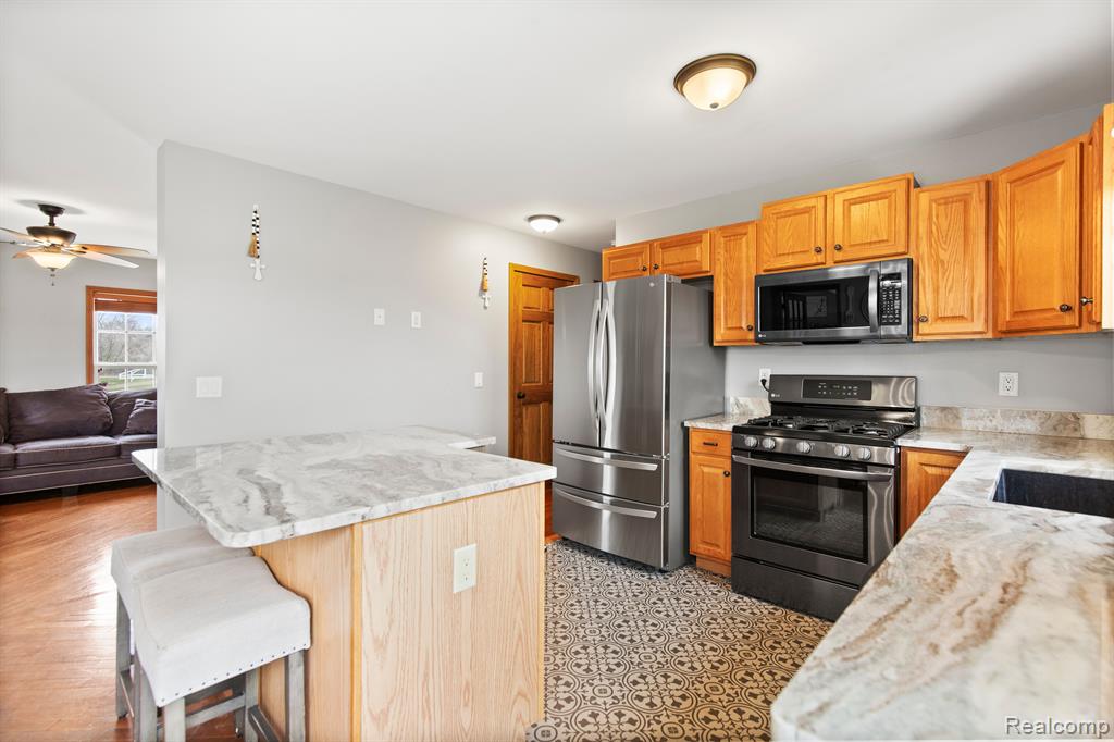 9057 Jeddo Road Avoca, MI 48006 - Photo 8 of 64