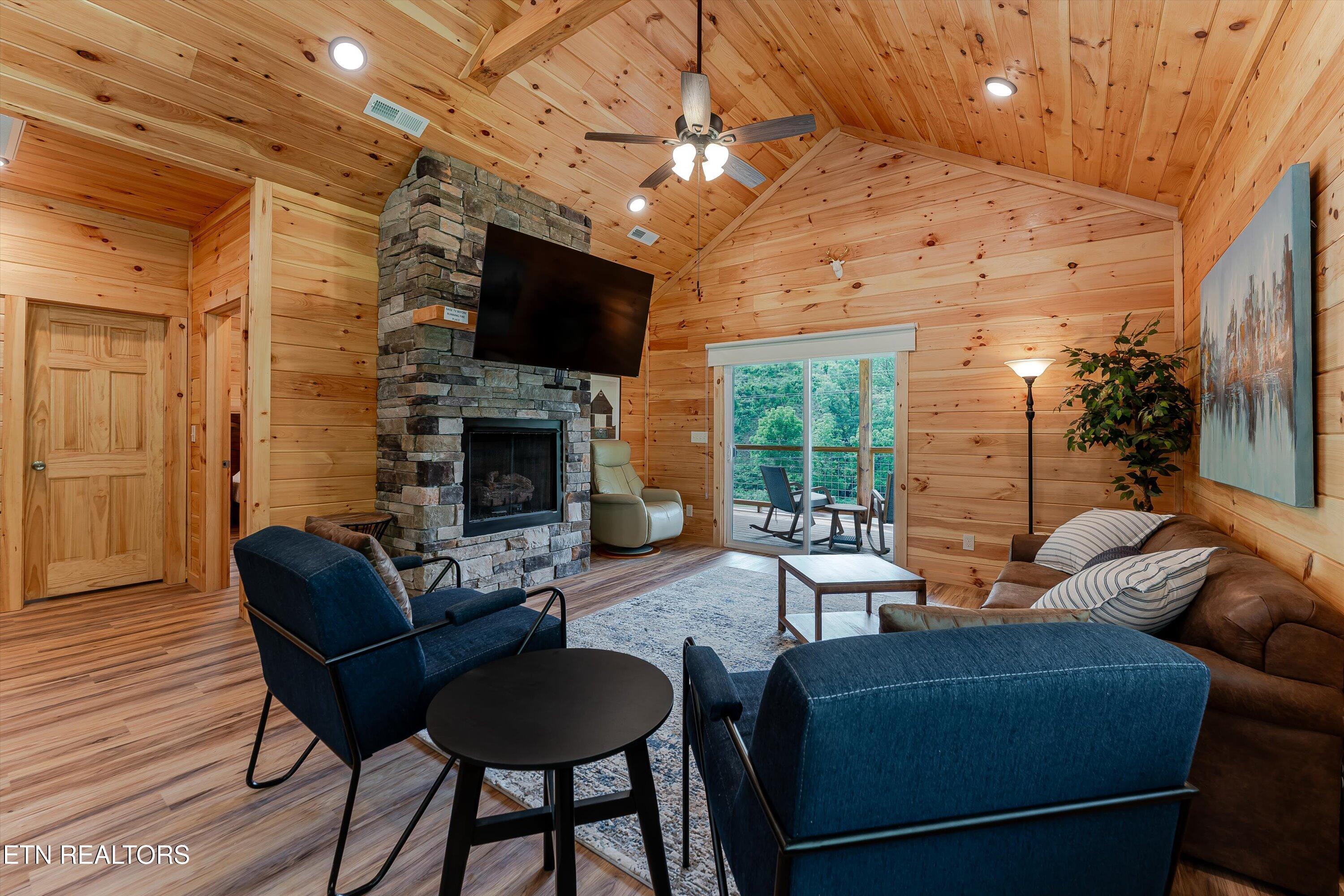 1012 Pinyon Circle Pigeon Forge, TN 37863 - Photo 13 of 53 14-1010 Pinyon Cir Ext-14