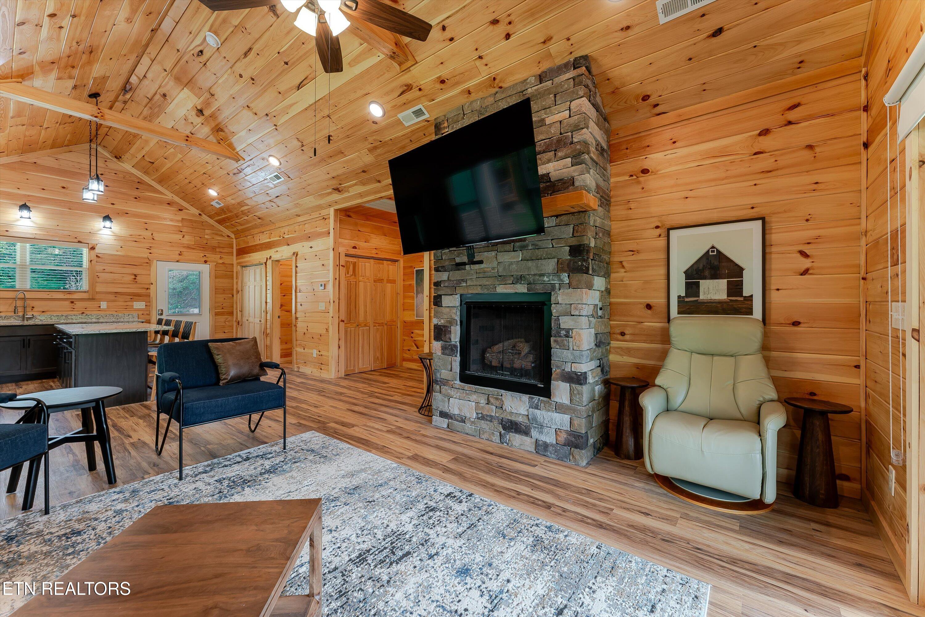 1012 Pinyon Circle Pigeon Forge, TN 37863 - Photo 15 of 53 16-1010 Pinyon Cir Ext-16