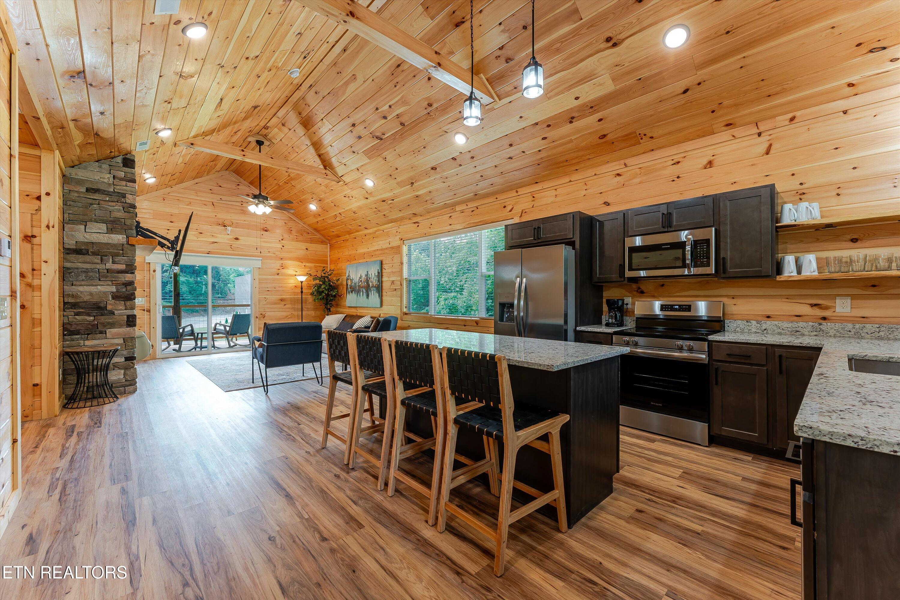 1012 Pinyon Circle Pigeon Forge, TN 37863 - Photo 5 of 53 06-1010 Pinyon Cir Ext-6