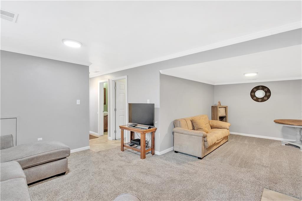 706 Long Road Pittsburgh, PA 15235 - Photo 22 of 25