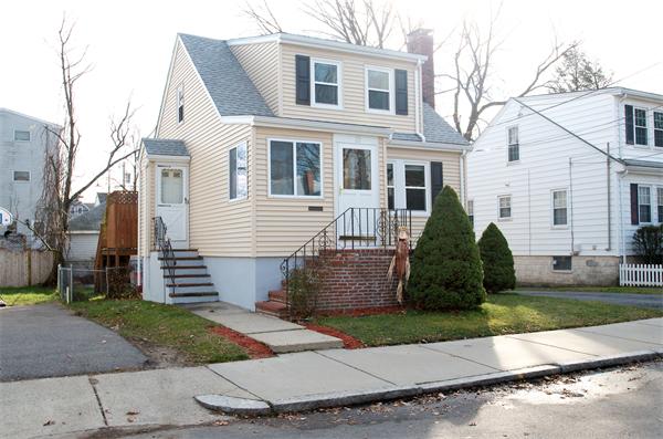 27 Wesmur Road Malden, MA 02148 - Photo 1 of 24 Gallery Image 1