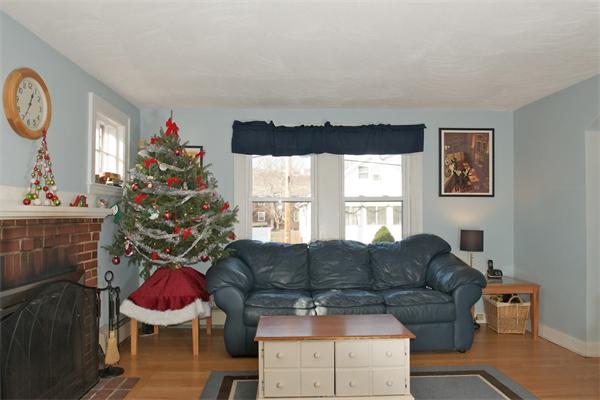 27 Wesmur Road Malden, MA 02148 - Photo 9 of 24 Gallery Image 9