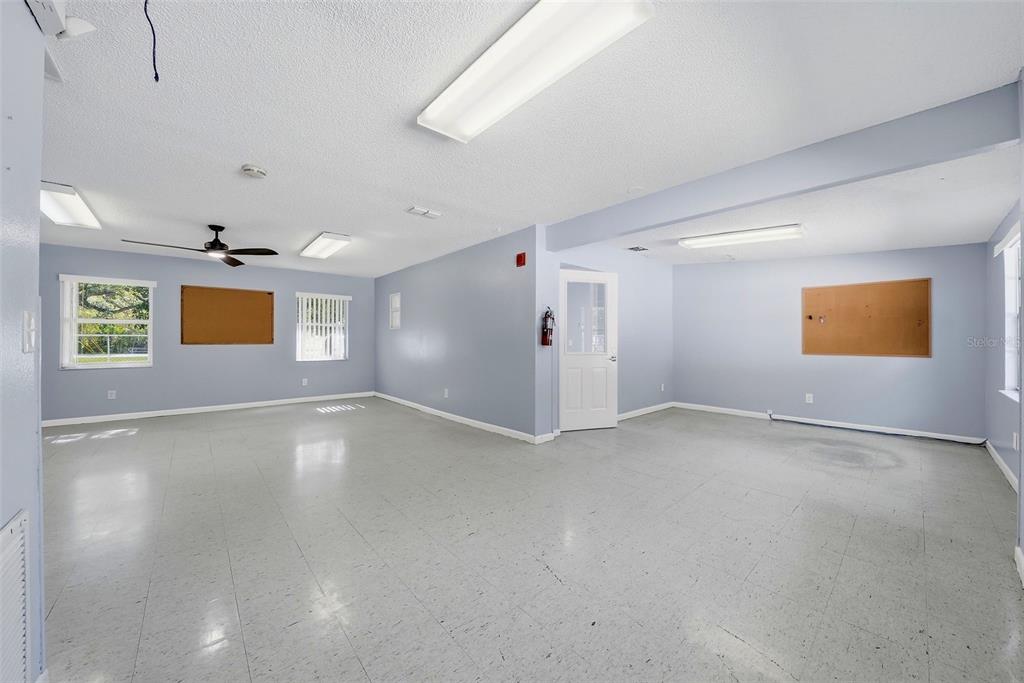2886 Whitney Road Clearwater, FL 33760 - Photo 15 of 41