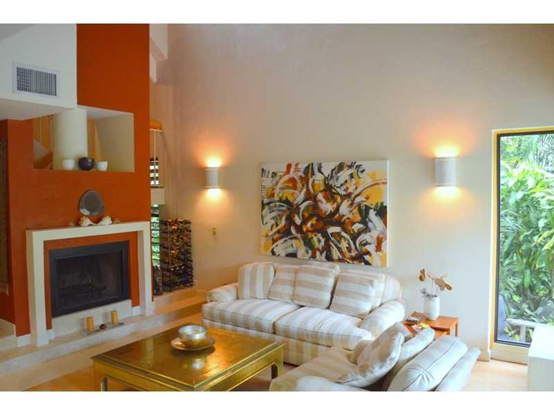 706 St Albans Drive, Unit 706 Boca Raton, FL 33486 - Photo 14 of 24 Living Room