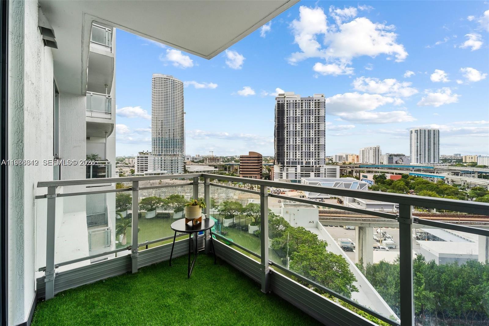 90 Southwest 3rd Street, Unit 1406 Miami, FL 33130 - Photo 11 of 35