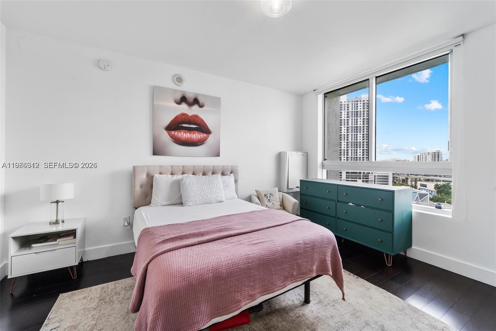 90 Southwest 3rd Street, Unit 1406 Miami, FL 33130 - Photo 7 of 35