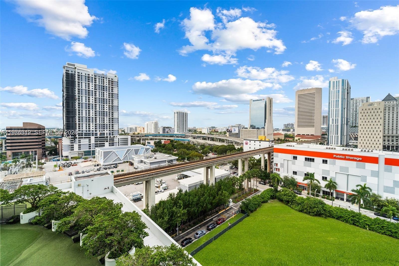 90 Southwest 3rd Street, Unit 1406 Miami, FL 33130 - Photo 9 of 35