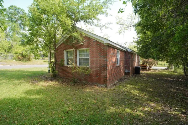 $1,300 | 702 Nassau Street, Tallahassee, FL 32310