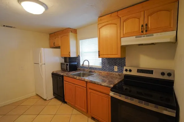 $1,300 | 702 Nassau Street, Tallahassee, FL 32310