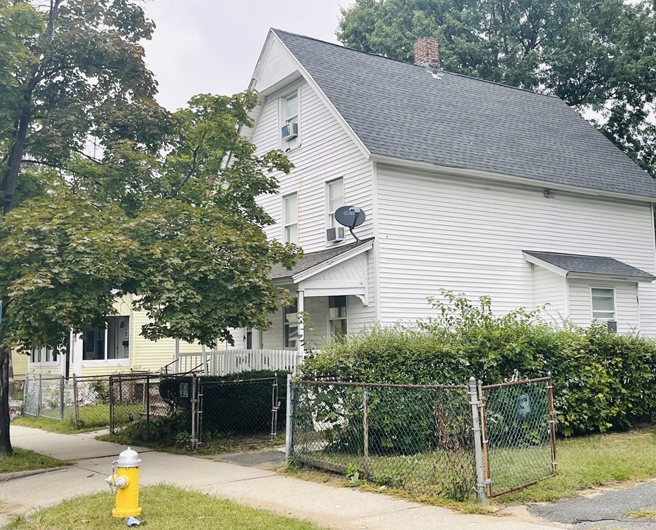35 Andrew Street Springfield, MA 01109 - Photo 1 of 18 Gallery Image 1
