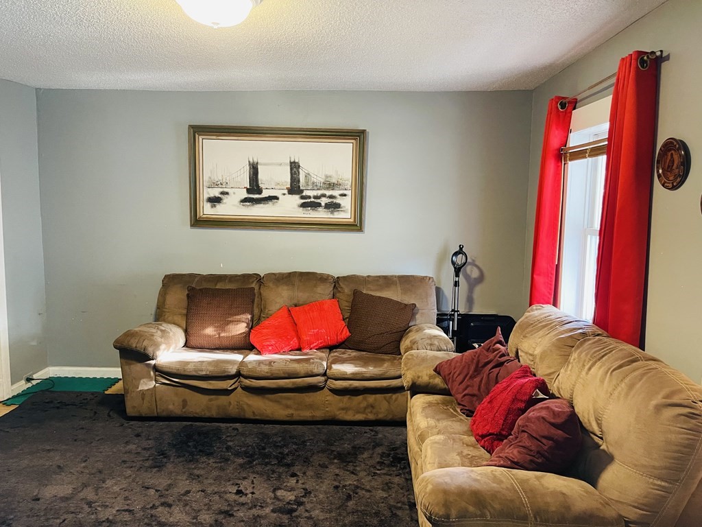 35 Andrew Street Springfield, MA 01109 - Photo 8 of 18 Gallery Image 8