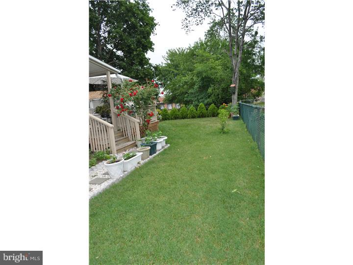 211 Chestnut Street Delran, NJ 08075 - Photo 14 of 18 Exterior Back