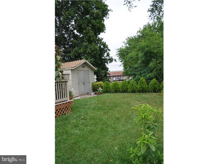 211 Chestnut Street Delran, NJ 08075 - Photo 17 of 18 Exterior Back