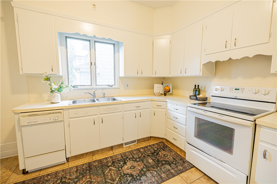 42 Thayer Street Rochester, NY 14607 - Photo 14 of 32