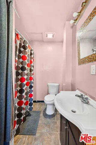 $749,000 | 916 East 68th Street, Inglewood, CA 90302