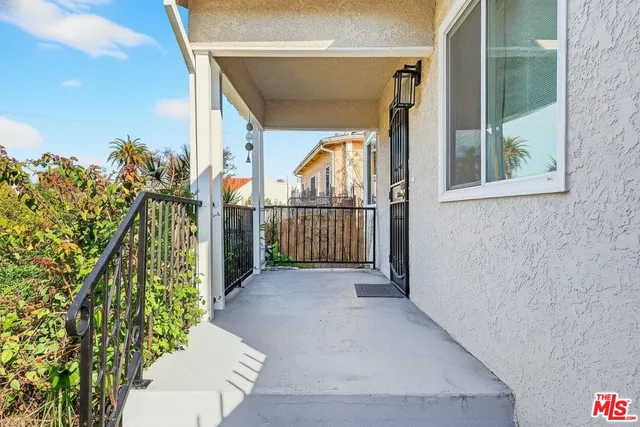 $749,000 | 916 East 68th Street, Inglewood, CA 90302