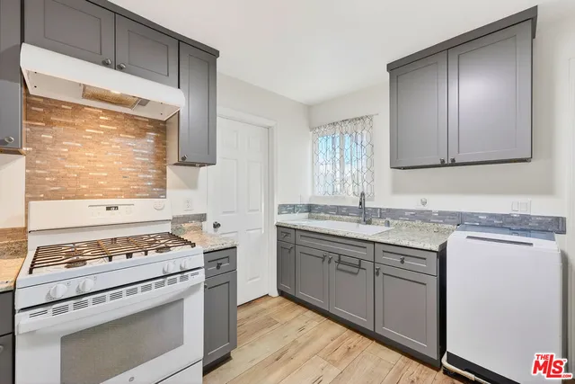 $749,000 | 916 East 68th Street, Inglewood, CA 90302