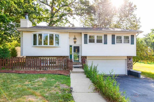 $309,900 | 36661 North Oakwood Drive, Lake Villa, IL 60046