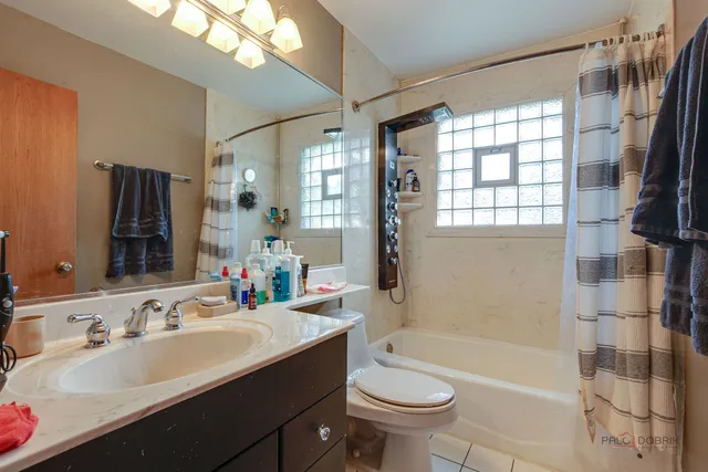 $299,900 | 36661 North Oakwood Drive, Lake Villa, IL 60046