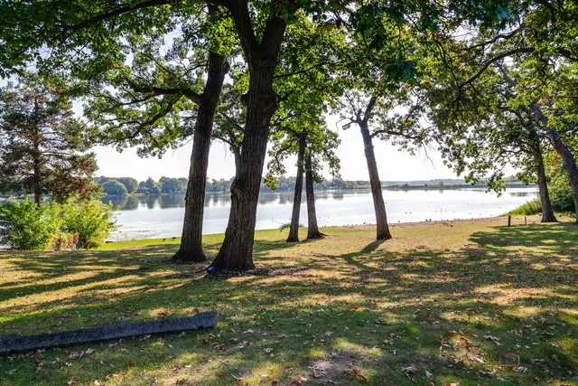 $299,900 | 36661 North Oakwood Drive, Lake Villa, IL 60046