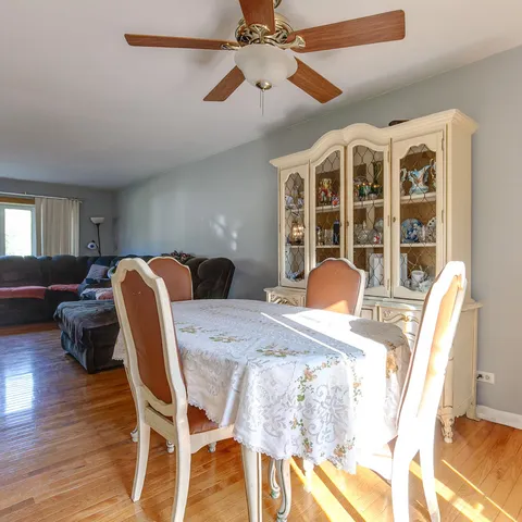 $299,900 | 36661 North Oakwood Drive, Lake Villa, IL 60046