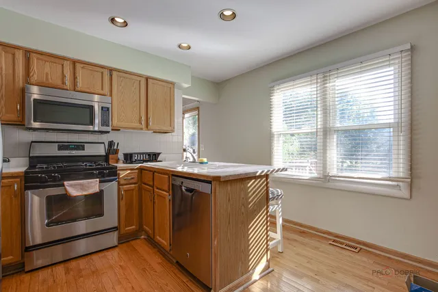 $299,900 | 36661 North Oakwood Drive, Lake Villa, IL 60046