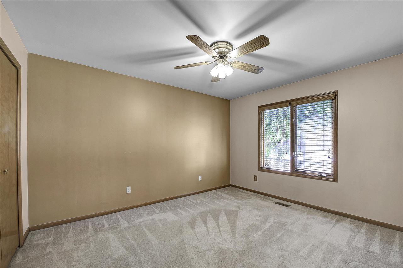 47694 Sandy Ridge Drive Macomb, MI 48044 - Photo 16 of 34 50080162-15.JPG