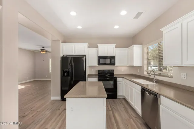 $370,000 | 15933 North 19th Drive, Phoenix, AZ 85023