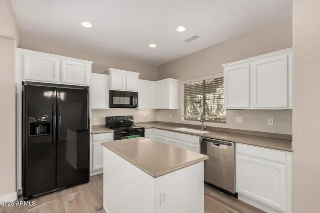 $370,000 | 15933 North 19th Drive, Phoenix, AZ 85023