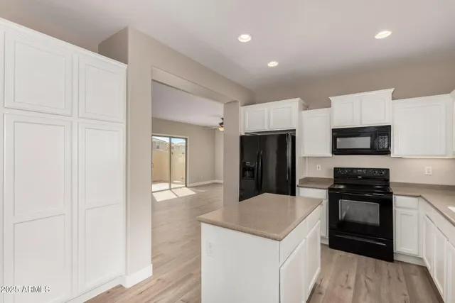 $370,000 | 15933 North 19th Drive, Phoenix, AZ 85023