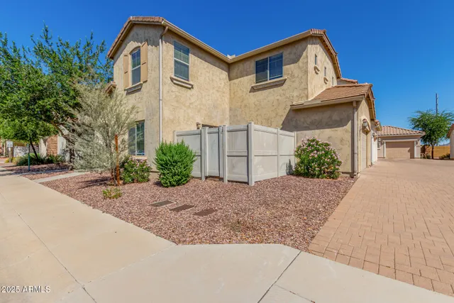 $370,000 | 15933 North 19th Drive, Phoenix, AZ 85023