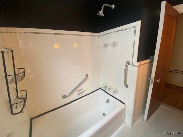 $1,495 | 27 Henley Road, Buffalo, NY 14216