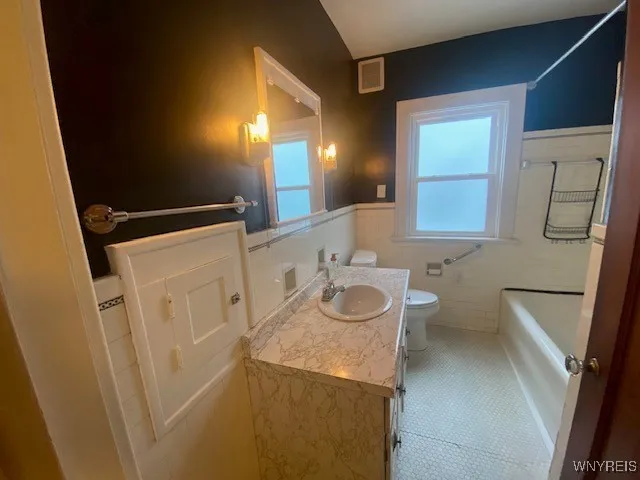 $1,495 | 27 Henley Road, Buffalo, NY 14216