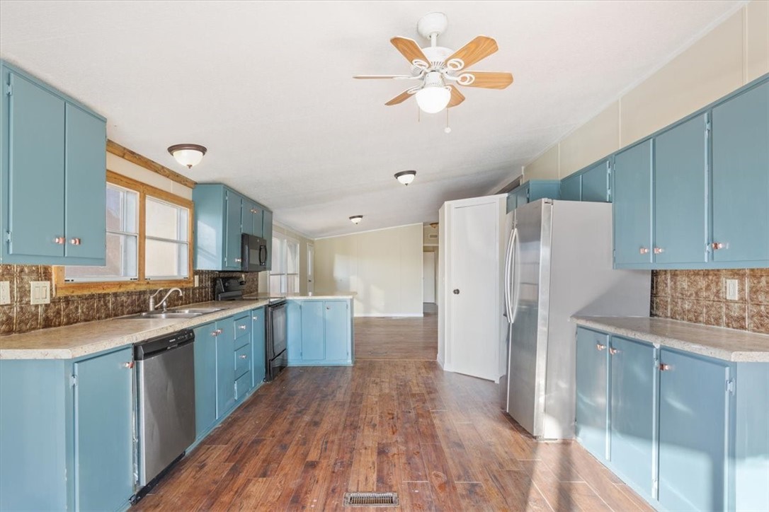 1048 Ross Road Elm Mott, TX 76640 - Photo 12 of 30