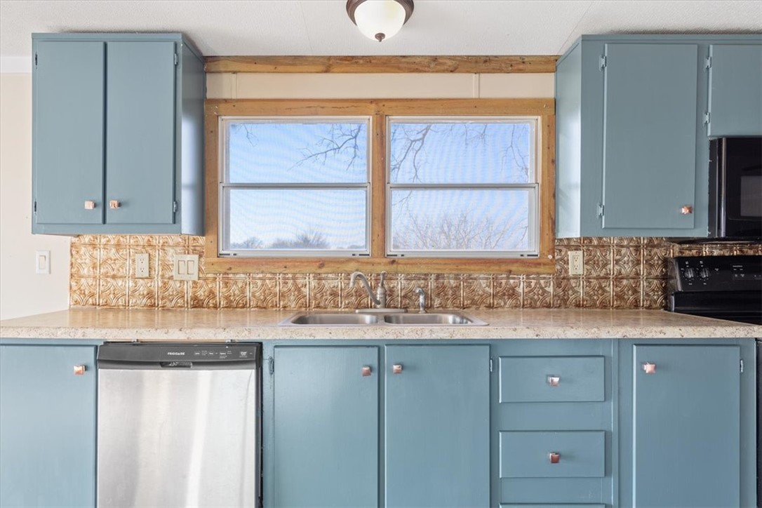 1048 Ross Road Elm Mott, TX 76640 - Photo 13 of 30