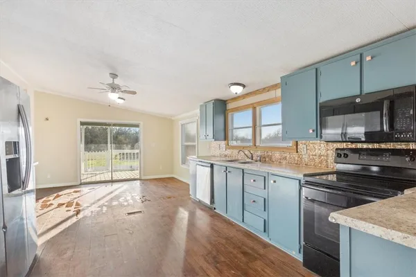 $220,000 | 1048 Ross Road, Elm Mott, TX 76640