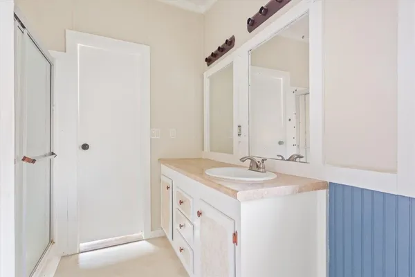 $220,000 | 1048 Ross Road, Elm Mott, TX 76640