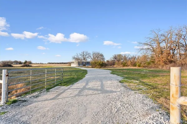 $220,000 | 1048 Ross Road, Elm Mott, TX 76640