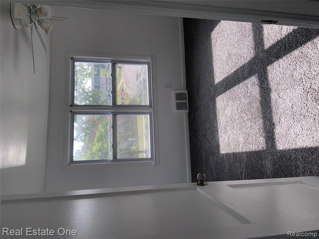 18081 Meyers Road Detroit, MI 48235 - Photo 11 of 22 Gallery Image 11