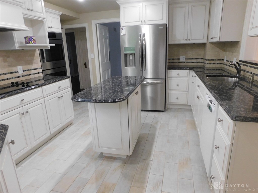 2401 Signal Hill Road Springfield, OH 45504 - Photo 4 of 40