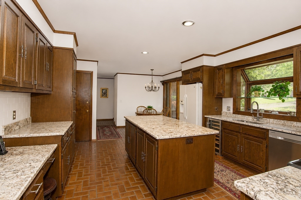 26 Brooks Road Longmeadow, MA 01106 - Photo 13 of 41