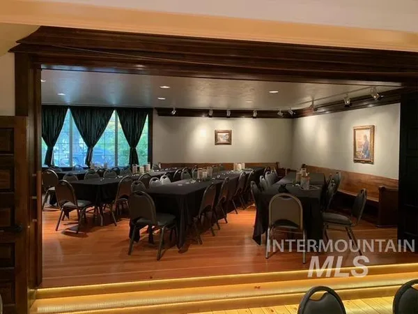 $600,000 | 200 8th Avenue North, Buhl, ID 83316