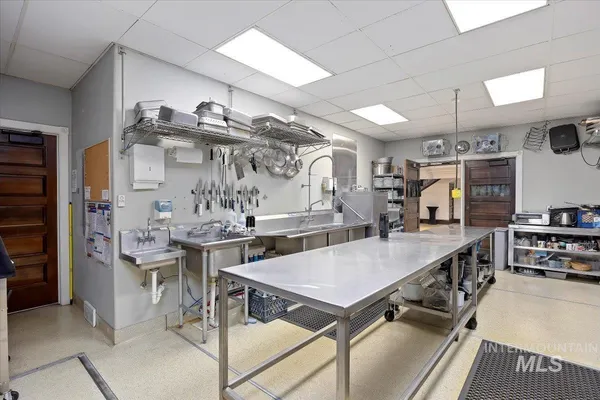 $600,000 | 200 8th Avenue North, Buhl, ID 83316