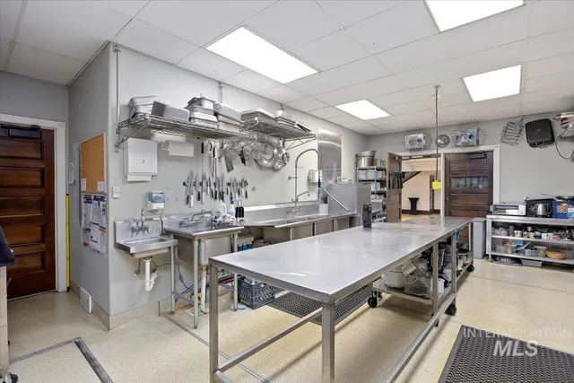 $750,000 | 200 8th Avenue North, Buhl, ID 83316